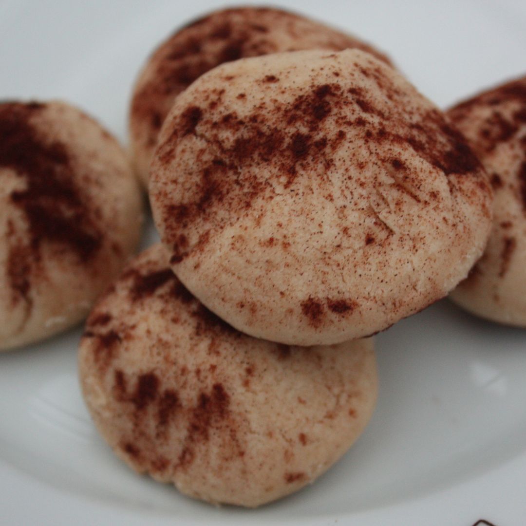 Montécaos sans gluten saupoudrés de cannelle